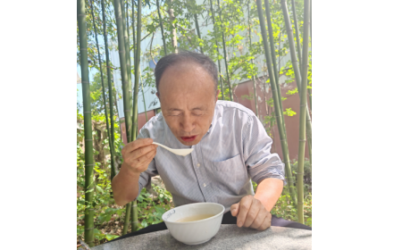 2025 健康飲食趨勢：天然食材成主流，隨州葛根粉走進(jìn)老年人餐桌